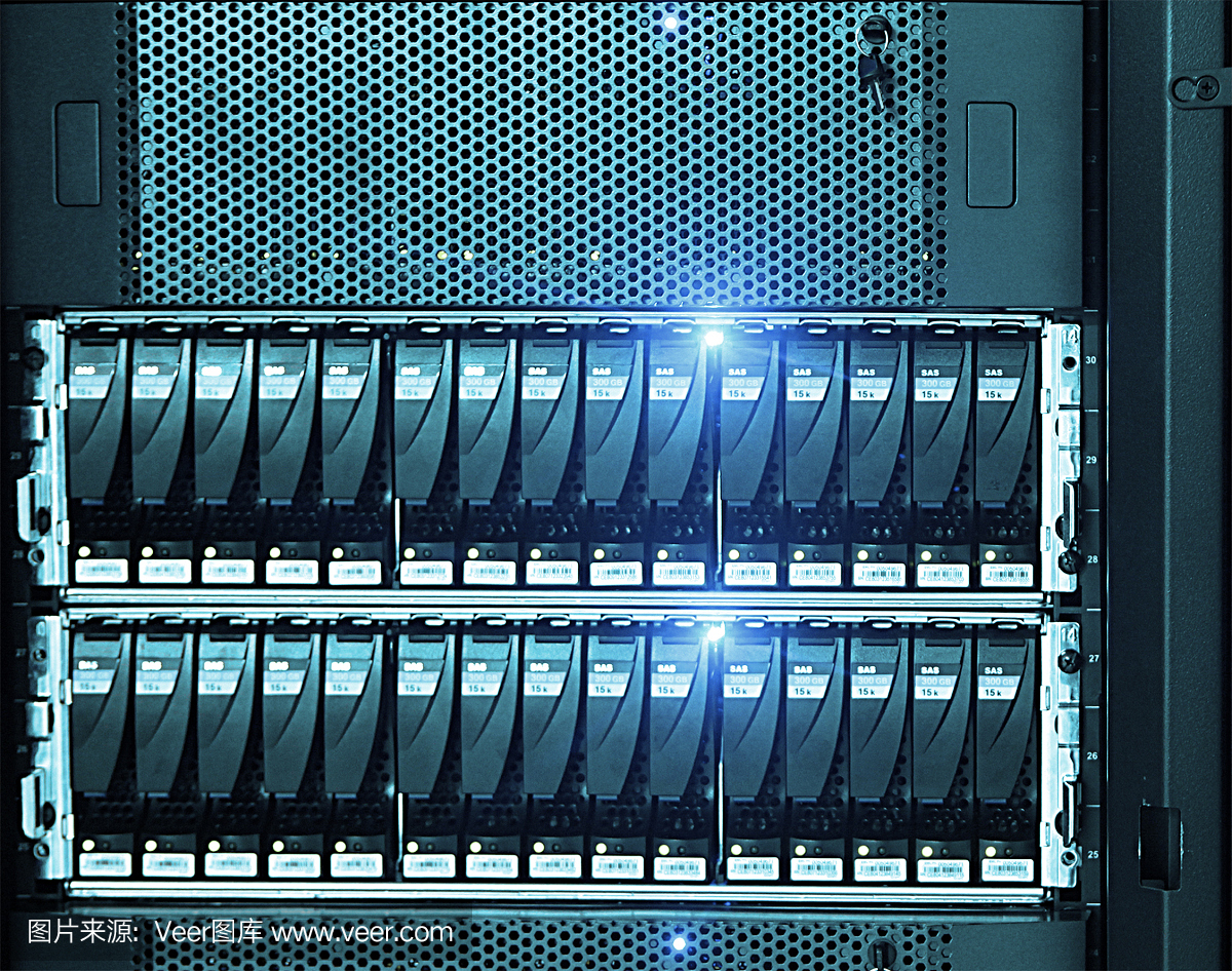 數據中心中的網絡服務器。